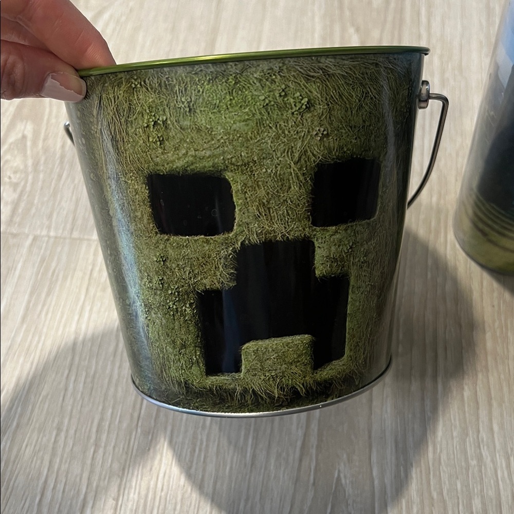 Minecraft Movie Themed Tumbler and Bucket Set - Picture 3 of 6